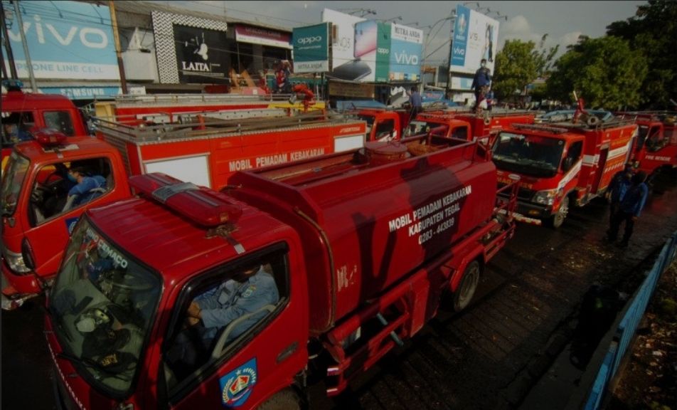 podiumnews.com-Polisi Bali Tindak Pemudi Viral Halangi Damkar